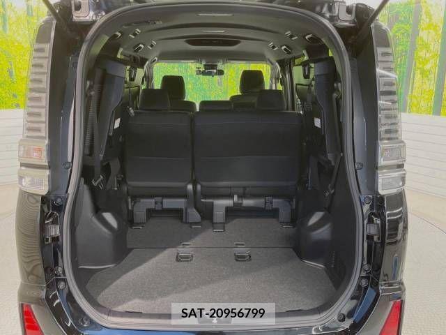 Toyota VOXY 2017-07 228417-11