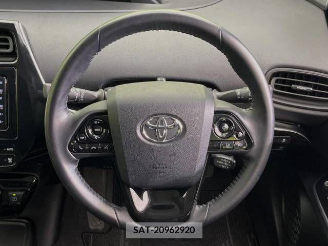 Toyota PRIUS 2021-04 372928-8