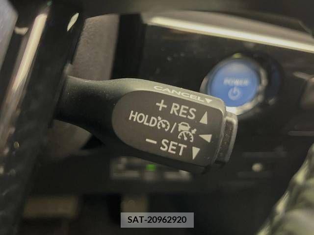 Toyota PRIUS 2021-04 372928-4