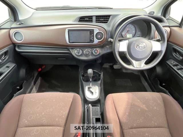 Toyota VITZ 2012-02 327014-1
