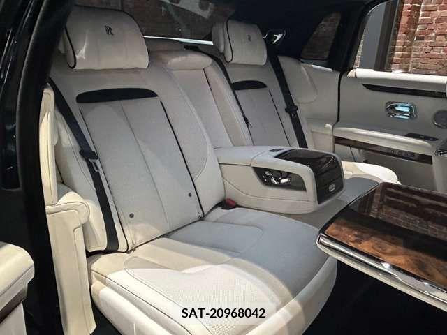 ROLLS-ROYCE GHOST 2023-02 211063-10