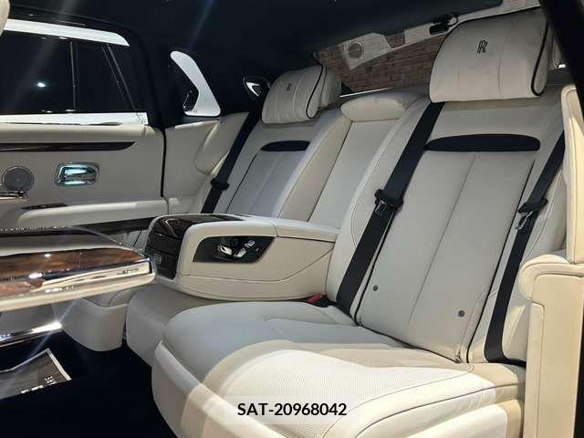 ROLLS-ROYCE GHOST 2023-02 211063-8