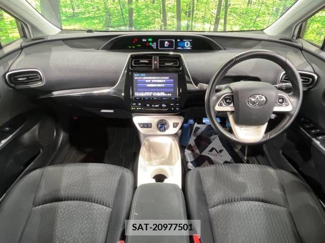 Toyota PRIUS 2016-03 380306-1