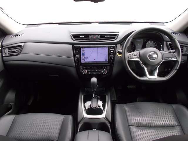 Nissan X-TRAIL 2018-08 10220-2