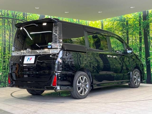 Toyota VOXY 2018-10 5480-17
