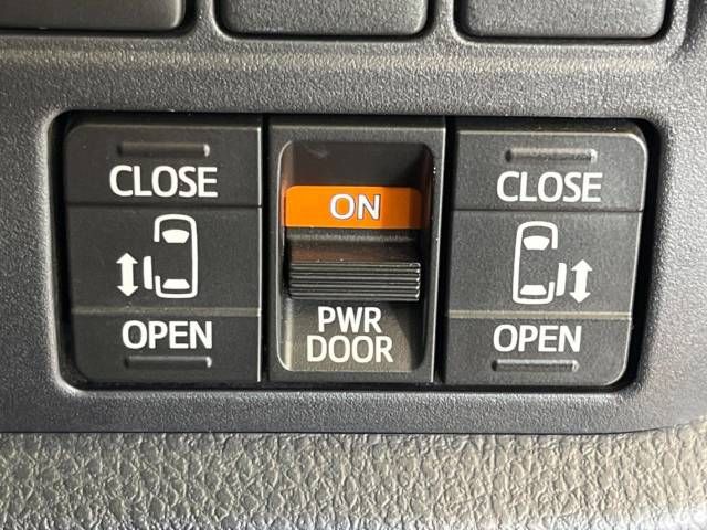 Toyota VOXY 2018-10 5480-6
