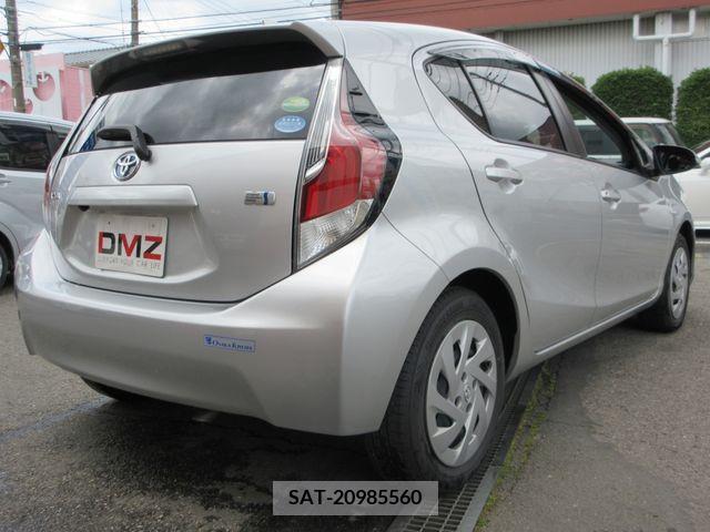 Toyota AQUA 2017-03 260843-5