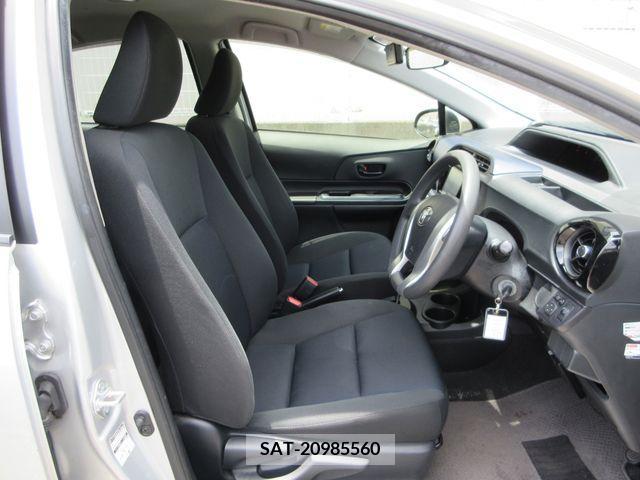 Toyota AQUA 2017-03 260843-9