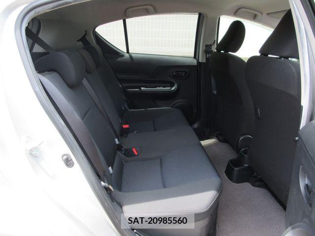 Toyota AQUA 2017-03 260843-11