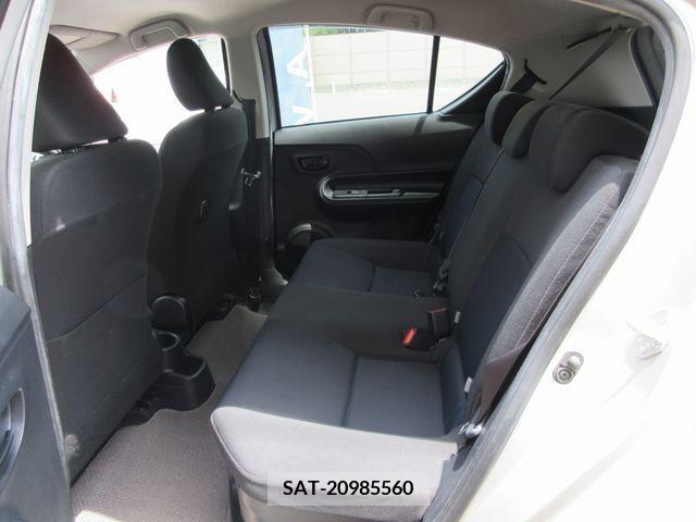 Toyota AQUA 2017-03 260843-12