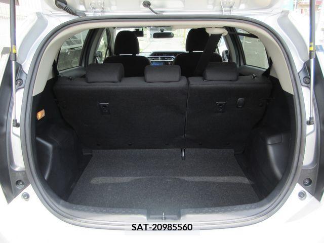 Toyota AQUA 2017-03 260843-13