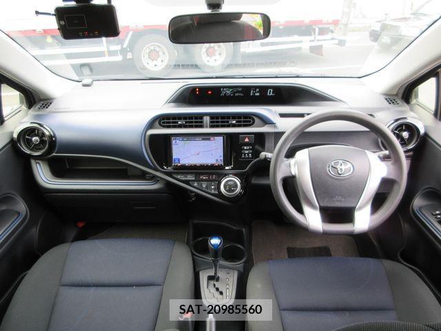 Toyota AQUA 2017-03 260843-14