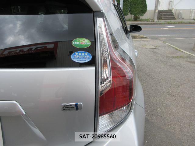 Toyota AQUA 2017-03 260843-18
