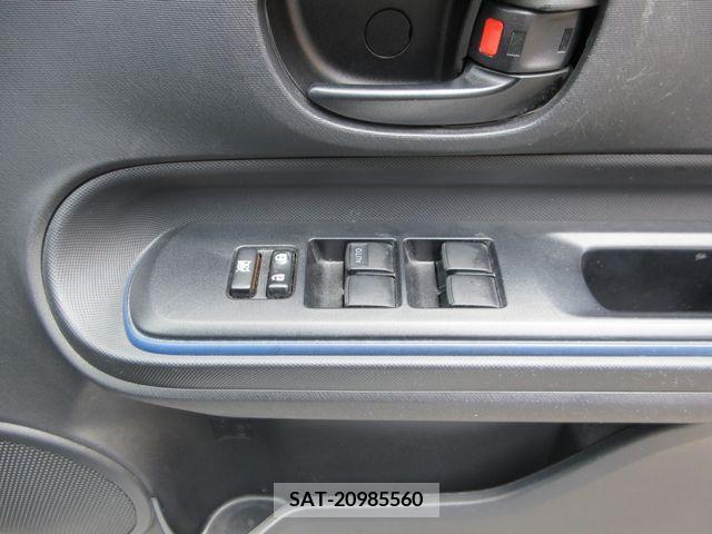 Toyota AQUA 2017-03 260843-21