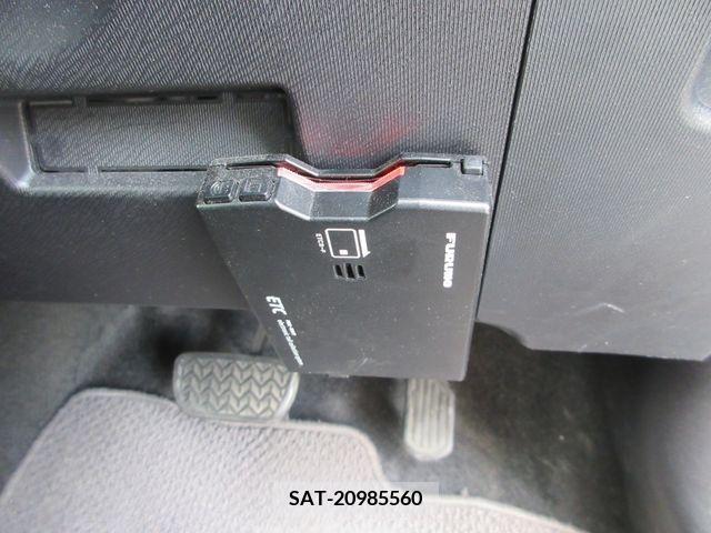 Toyota AQUA 2017-03 260843-22