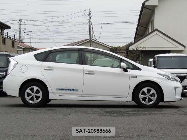 Toyota PRIUS PHV 2012-09 240701-3