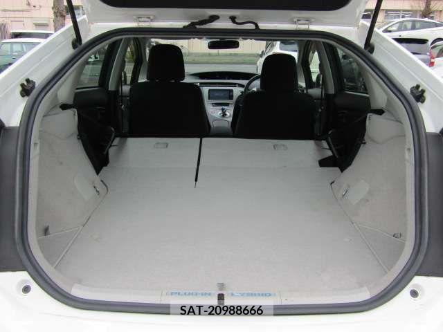 Toyota PRIUS PHV 2012-09 240701-19