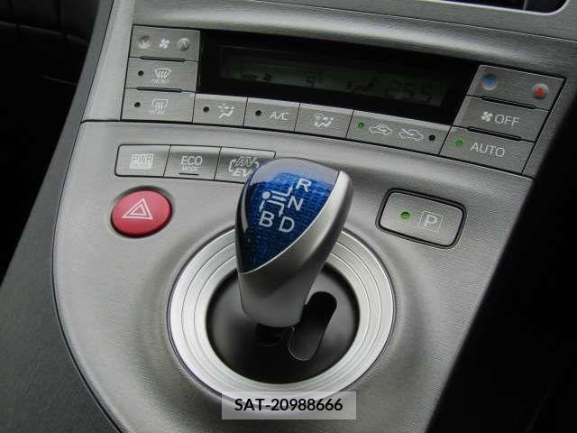 Toyota PRIUS PHV 2012-09 240701-14