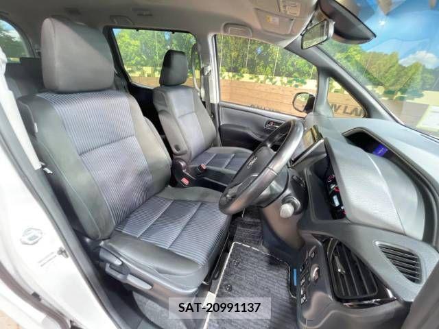 Toyota VOXY 2017-01 326473-8
