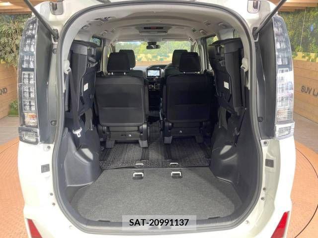 Toyota VOXY 2017-01 326473-11