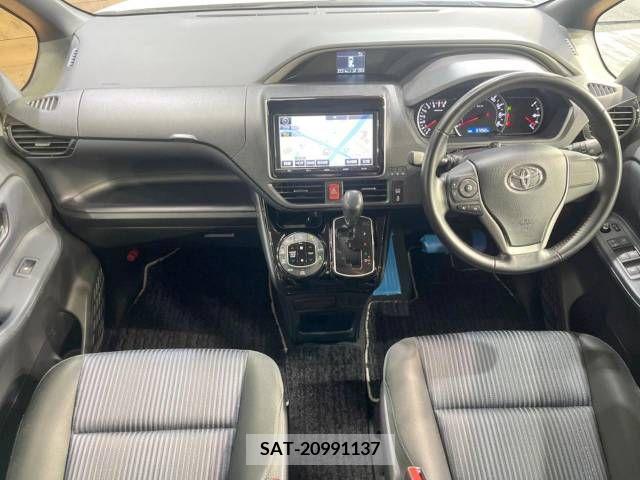 Toyota VOXY 2017-01 326473-1