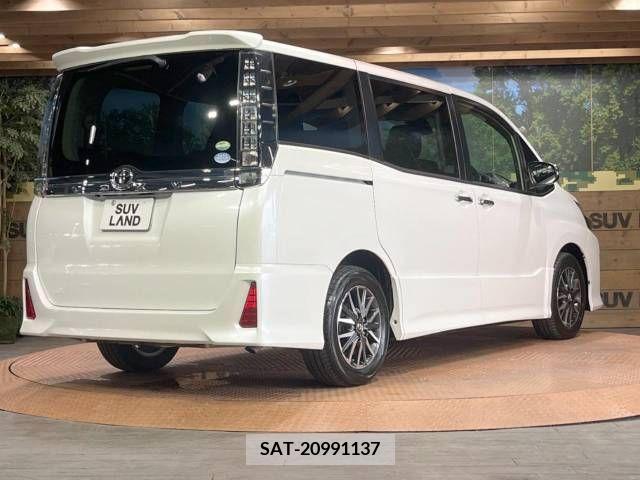 Toyota VOXY 2017-01 326473-17