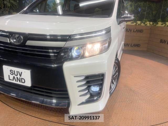 Toyota VOXY 2017-01 326473-12