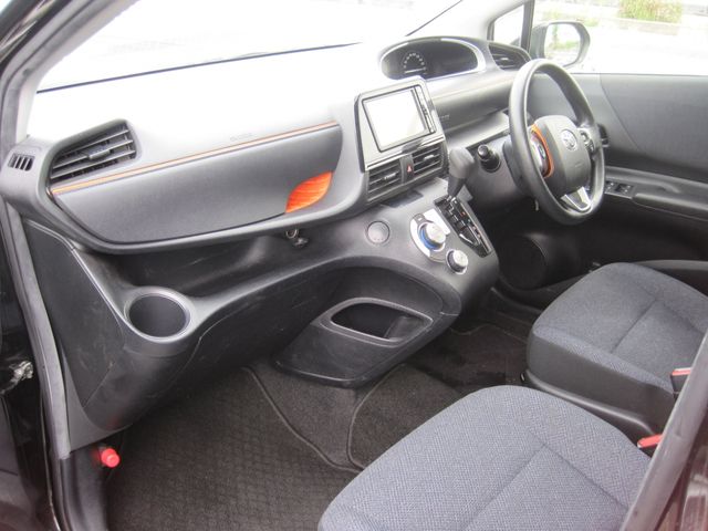 Toyota SIENTA 2016-06 8388-1