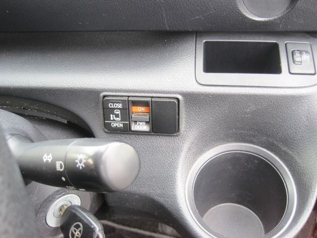 Toyota SIENTA 2016-06 8388-9