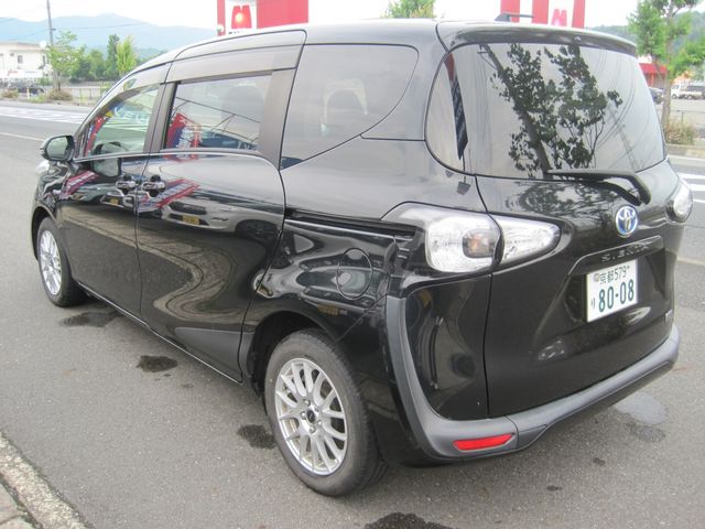 Toyota SIENTA 2016-06 8388-2