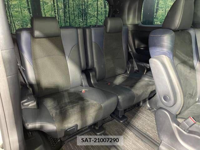 Toyota VELLFIRE 2017-04 369702-10
