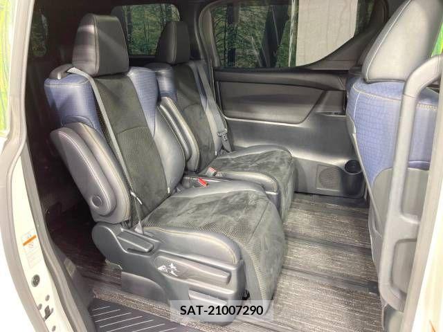 Toyota VELLFIRE 2017-04 369702-9
