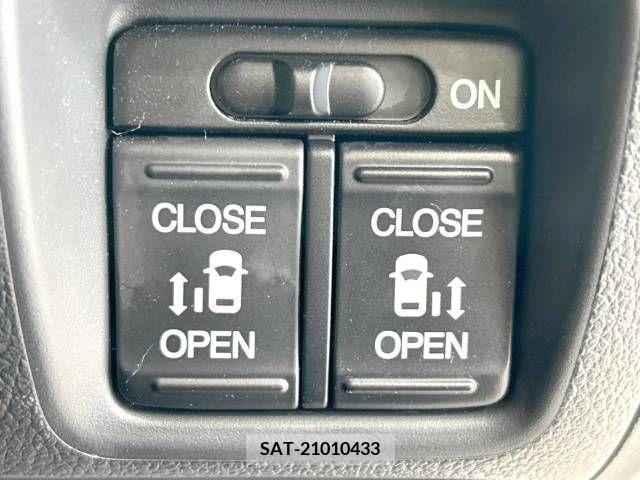 Honda N BOX 2017-05 239466-5