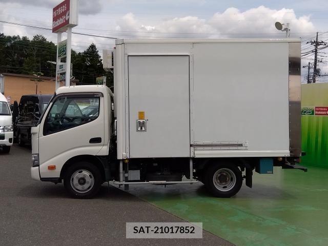 Hino DUTRO 2022-03 267727-1