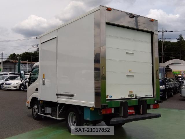 Hino DUTRO 2022-03 267727-2