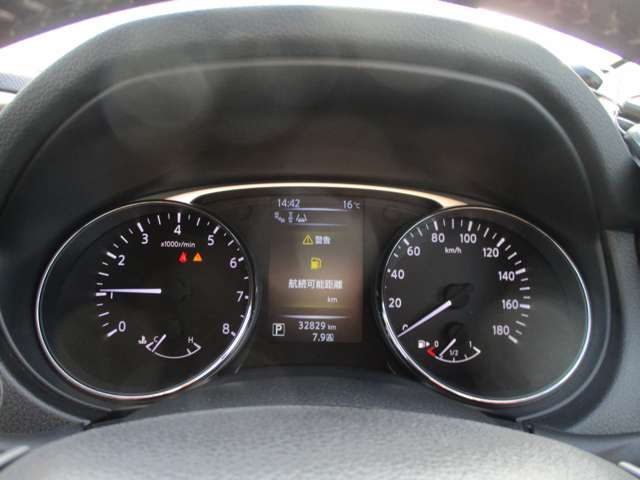 Nissan X-TRAIL 2015-03 180586-4