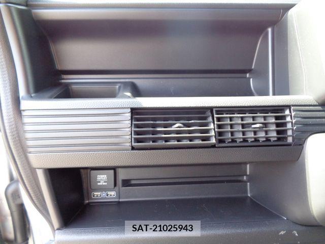 Honda N-VAN 2018-12 237692-13
