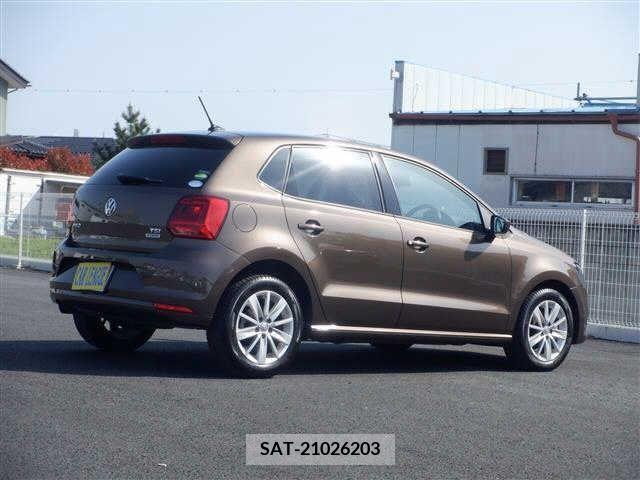VolksWagen POLO 2016-03 239792-2
