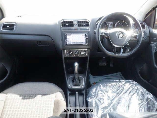 VolksWagen POLO 2016-03 239792-1