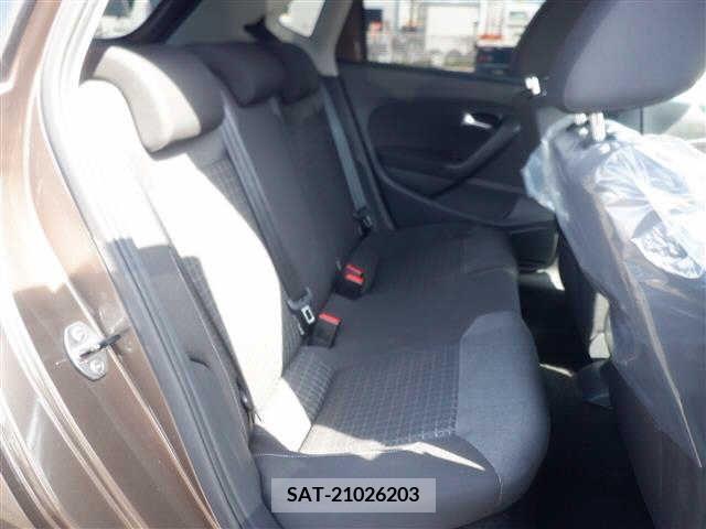 VolksWagen POLO 2016-03 239792-6