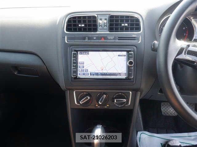 VolksWagen POLO 2016-03 239792-4