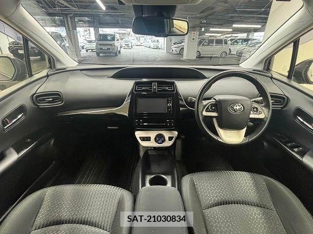 Toyota PRIUS 2017-06 281942-1