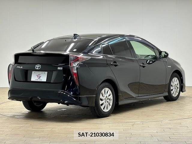 Toyota PRIUS 2017-06 281942-15
