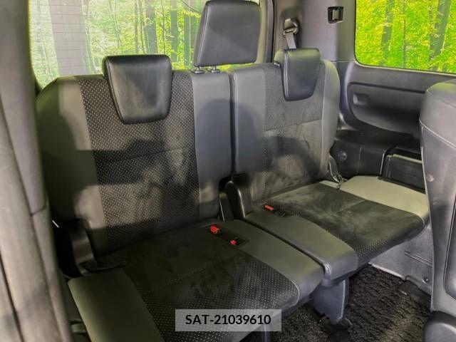 Toyota VOXY 2020-11 370472-9