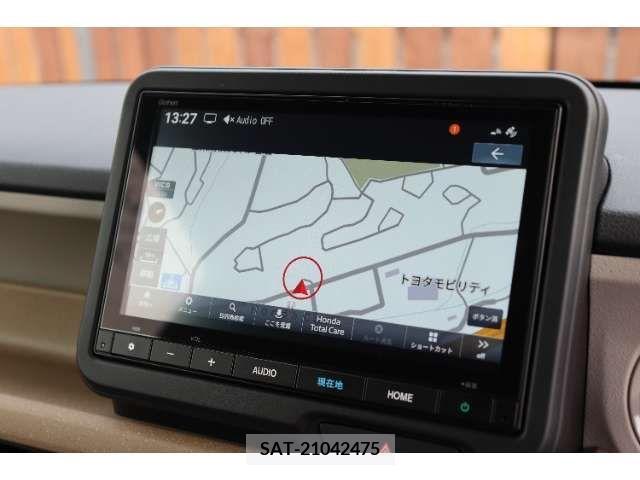 Honda N BOX 2023-10 307513-1