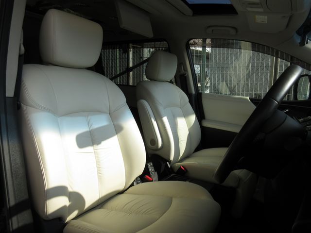 Nissan ELGRAND 2010-10 8023-5
