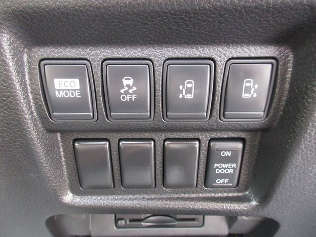 Nissan ELGRAND 2010-10 8023-26