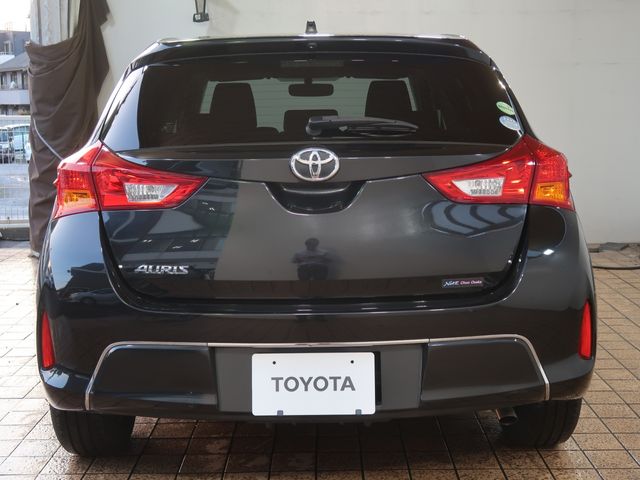 Toyota AURIS 2013-12 23677-8