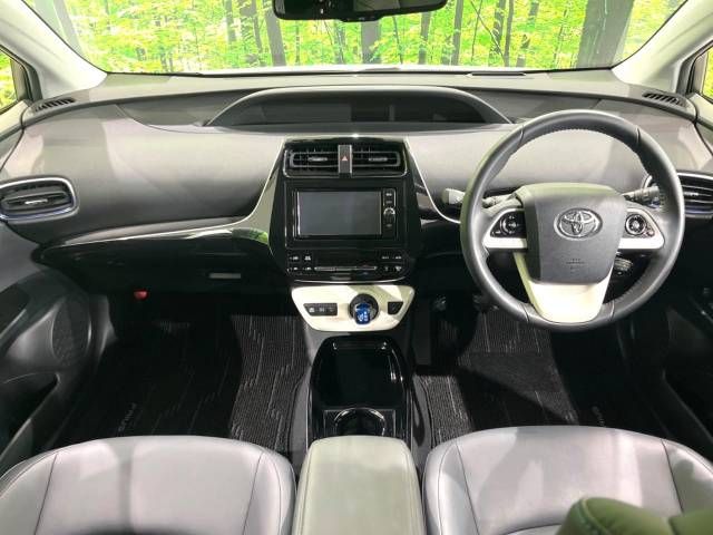 Toyota PRIUS 2018-06 21104-1