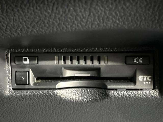 Toyota PRIUS 2018-06 21104-7